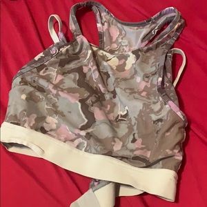 GYMSHARK SPORTS BRA IN CAMO